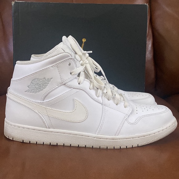 Air Jordan Retro 1 Mid “White Pure Platinum” - Picture 2 of 11